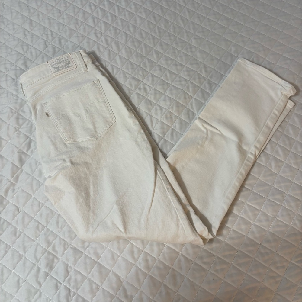 Levi white High Rise skinny jeans 30